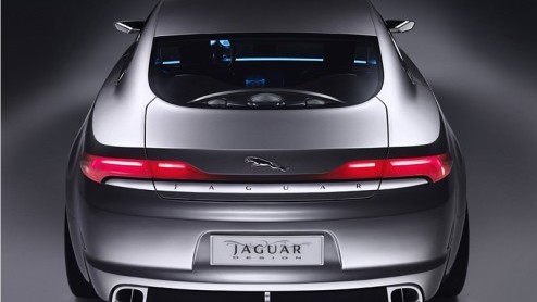 Met de huidige S-type heeft Jaguar nou niet echt een topper in huis. Het ietwat saaie en veels te retro zijnde uiterlijk van de Jaguar heeft nooit echt geleid tot enorme verkoopcijfers. Maar daar gaat