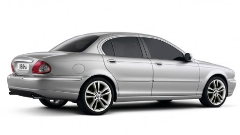 Dat de Jaguar X-Type op zijn einde loopt is uiteraard oud nieuws. Aan de opvolger wordt hard gewerkt, maar toch zal het nog even duren voordat je hem kunt kopen. Tot dan moet je het doen met de huidig