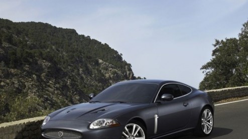 En wederom een wereldprimeur voor de British Motor Show. Nu is het Jaguar die de snelle versie van de XK 8 zal presenteren aan het publiek. Eigenlijk was het de bedoeling dat de auto ook echt dan pas