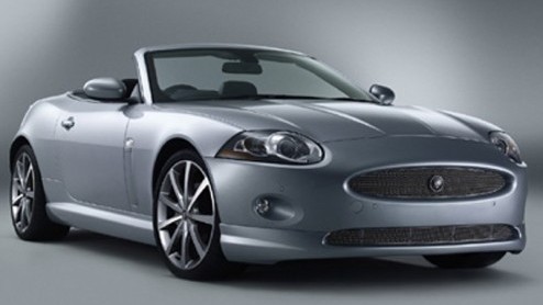Er schijnen mensen te zijn op deze wereld die het uiterlijk van de Jaguar XK niet helemaal je dat vinden. Jaguar heeft speciaal voor die mensen een pakket wat op de XK gemonteerd wil worden.