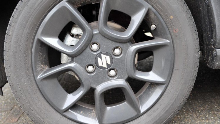 Met het nieuwe model laat Suzuki de Ignis op onderscheidende wijze terugkeren op de markt. Wordt de nieuwe Japanner net zo populair als het vorige model? AutoVandaag zocht het uit met een rijtest.