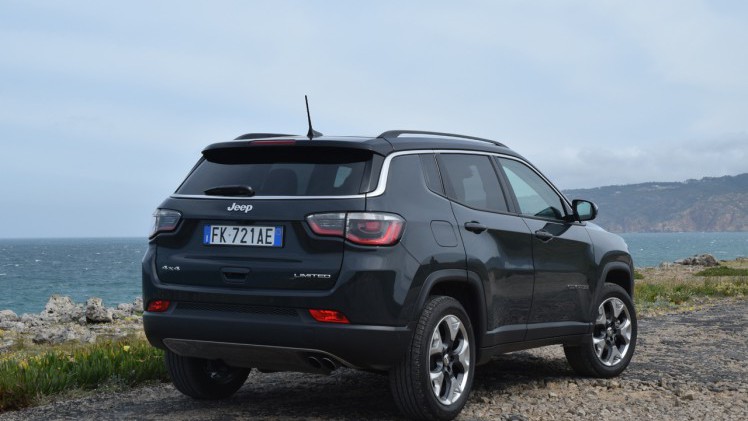Jeep zet de nieuwe Compass iets boven de Renegade in het programma, zowel qua afmetingen als qua prijs.