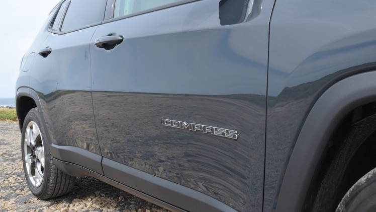 Jeep zet de nieuwe Compass iets boven de Renegade in het programma, zowel qua afmetingen als qua prijs.