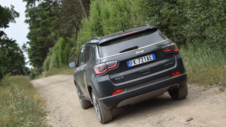 Jeep zet de nieuwe Compass iets boven de Renegade in het programma, zowel qua afmetingen als qua prijs.