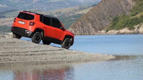 Jeep Renegade Opening Edition zet introductie van de compacte Jeep kracht bij.
