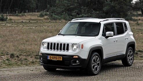 Autotest Jeep Renegade. Gereden met de Jeep Renegade 2.0 Multijet AWD, de kleine maar stoere alleskunner van Jeep.