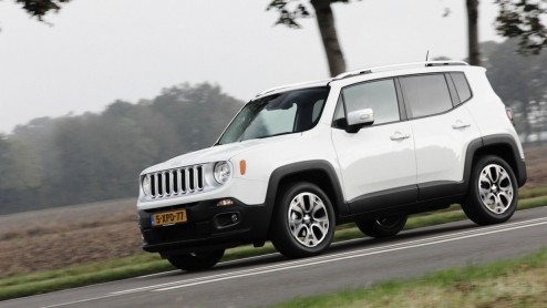Autotest Jeep Renegade. Gereden met de Jeep Renegade 2.0 Multijet AWD, de kleine maar stoere alleskunner van Jeep.