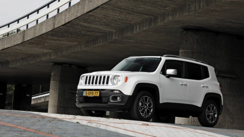 Autotest Jeep Renegade. Gereden met de Jeep Renegade 2.0 Multijet AWD, de kleine maar stoere alleskunner van Jeep.