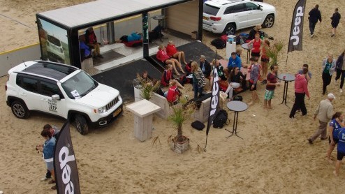 Vanaf november arriveert de Jeep Renegade pas officieel bij de dealers, maar Jeep gaat nu al het land door met een speciale trailer onder het mom van de Renegade Summer Tour.