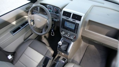 De eerste compacte jeep van Jeep komt op de markt. Met deze 4x4 betreedt Jeep een voor het merk geheel nieuw segment.