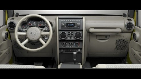 Naast de Patriot zal Jeep nog een model laten debuteren op de autoshow van New York, de Jeep Wrangler. Het bijzondere aan dit model is dat het om een vierdeurs cabrio gaat.
