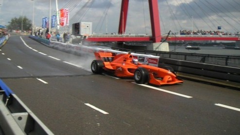 Zondag 20 augustus was de dag dat autoraceminnend Nederland zijn hart op kon halen in Rotterdam bij de Bavaria City Racing. Autovandaag was aanwezig op dit racespektakel en heeft speciaal voor jullie 