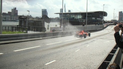Zondag 20 augustus was de dag dat autoraceminnend Nederland zijn hart op kon halen in Rotterdam bij de Bavaria City Racing. Autovandaag was aanwezig op dit racespektakel en heeft speciaal voor jullie 