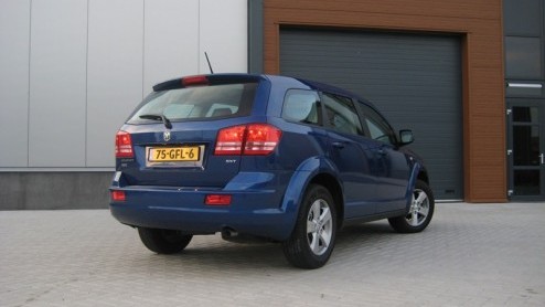 Huisvaders opgelet! Een MPV te suf en een SUV over de top? Meet the Dodge Journey CRD, een stoere verschijning die zowel op praktisch vlak als uiterlijke vertoning er mag wezen, en bovendien best beta