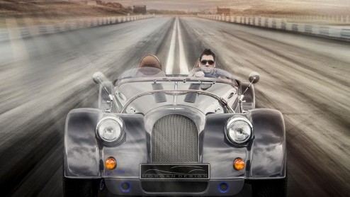 Morgan Motor Company heeft wat te vieren. De fabrikant is namelijk 100 jaar gevestigd aan de Pickerlseigh Road in Malvern Link. Ter ere daarvan komt Morgan met deze Plus8 Speedster.