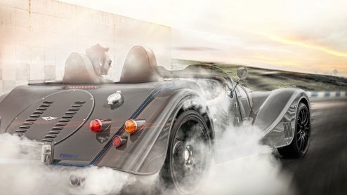 Morgan Motor Company heeft wat te vieren. De fabrikant is namelijk 100 jaar gevestigd aan de Pickerlseigh Road in Malvern Link. Ter ere daarvan komt Morgan met deze Plus8 Speedster.