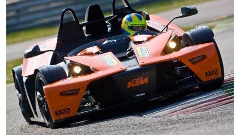 KTM Nederland heeft automobielbedrijf Helfferich uit Heteren aangesteld als officieel servicedealer voor de X-Bow, de spectaculaire sportscar van KTM. De vierwielige bolide van de bekende motorfietsfa