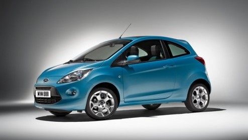 Zagen we eerder al een gelekte foto van de nieuwe Ford Ka verschijnen, nu doet het merk er zelf nog twee fotos bovenop. Deze frisse stedeling staat tijdens de Autosalon van Parijs in oktober te schit