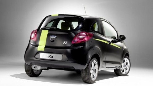Zin een guitige Ka, die je ook nog eens extra opvallend wil aankleden? Ford biedt de keuze uit designpakketten en accessoires die het kleintje eigenwijs in de picture zetten.