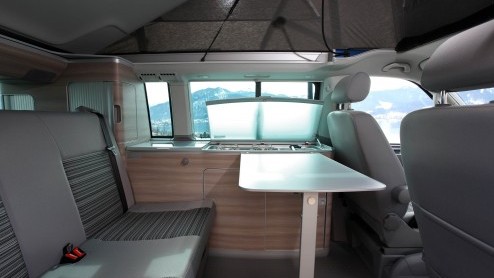 Volkswagen verhuurt Tramper en California voor vakanties via Camper Centrum Nederland.