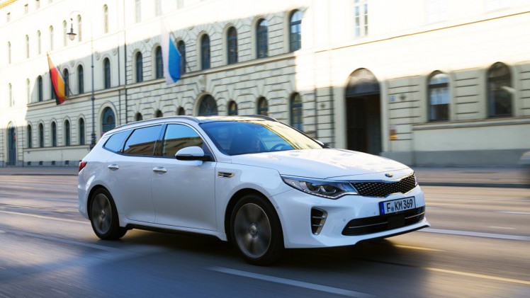 Autotest Kia Optima Sportswagon 1.7 CRDi en Kia Optima GT 2.0 T-GDI. Het is het nieuwe aanbod van Kia om door te breken in het zakelijke segment.