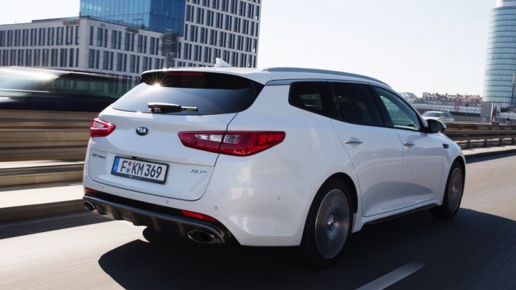 Autotest Kia Optima Sportswagon 1.7 CRDi en Kia Optima GT 2.0 T-GDI. Het is het nieuwe aanbod van Kia om door te breken in het zakelijke segment.