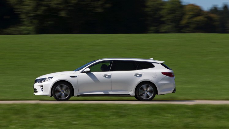 Autotest Kia Optima Sportswagon 1.7 CRDi en Kia Optima GT 2.0 T-GDI. Het is het nieuwe aanbod van Kia om door te breken in het zakelijke segment.