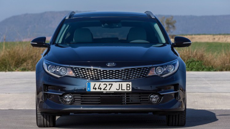 Autotest Kia Optima Sportswagon 1.7 CRDi en Kia Optima GT 2.0 T-GDI. Het is het nieuwe aanbod van Kia om door te breken in het zakelijke segment.