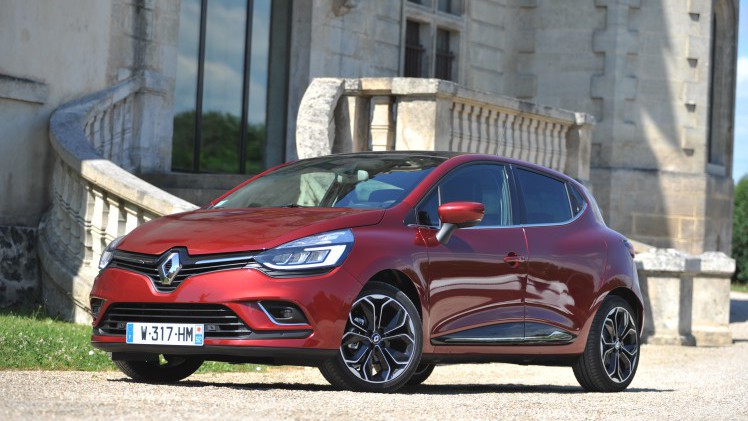 In februari werden meer auto's verkocht dan vorig jaar. De Kia Picanto en Renault Clio voeren de lijst aan. Opel is als merk nummer 1