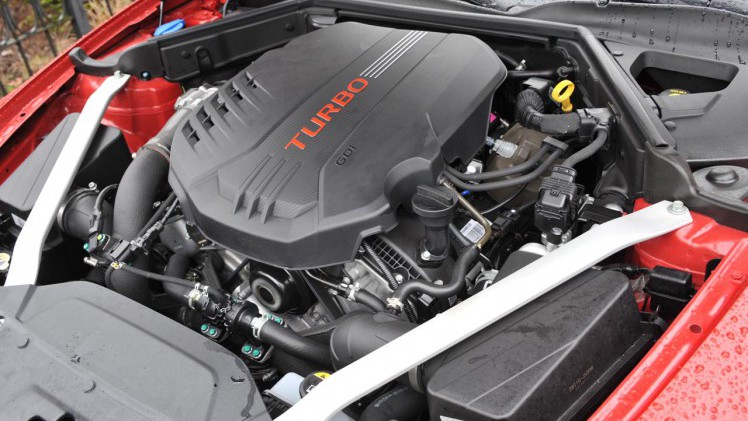 Kia zet met de Stinger een behoorlijk bijzondere auto neer met een brok optimale, traditionele techniek. De BPM maakt serieuze verkoopmogelijkheden van de V6-versie vrijwel onmogelijk.
