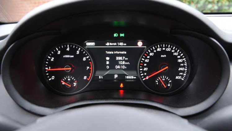 Kia zet met de Stinger een behoorlijk bijzondere auto neer met een brok optimale, traditionele techniek. De BPM maakt serieuze verkoopmogelijkheden van de V6-versie vrijwel onmogelijk.