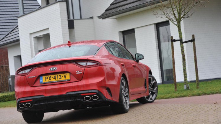 Kia zet met de Stinger een behoorlijk bijzondere auto neer met een brok optimale, traditionele techniek. De BPM maakt serieuze verkoopmogelijkheden van de V6-versie vrijwel onmogelijk.