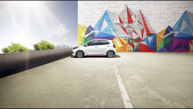 Kia heeft het doek getrokken van de nieuwe Picanto, die van binnen ruimer is geworden. In het tweede kwartaal komt de auto op de Nederlandse markt.