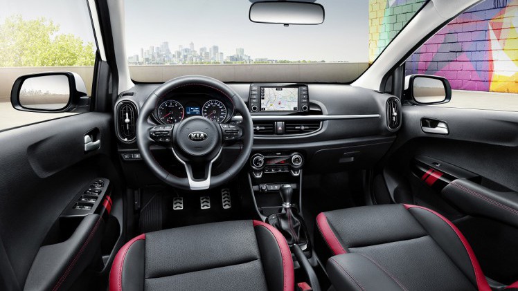 Kia heeft het doek getrokken van de nieuwe Picanto, die van binnen ruimer is geworden. In het tweede kwartaal komt de auto op de Nederlandse markt.