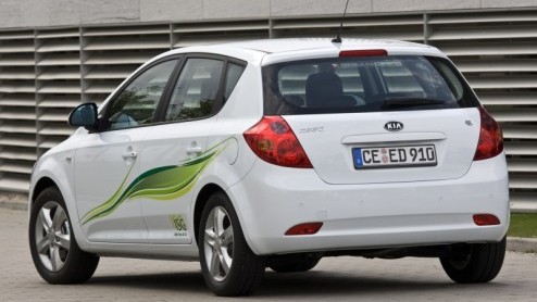 Waarom niet de motor uitschakelen als je toch voor het verkeerslicht stilstaat? Of als je in de file toch steeds staat te wachten? Kia pakt hier haar kans om het brandstofverbruik van haar modellen te