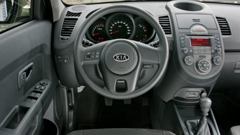 Kia gaat het jaar 2009 met volle moed van start, met de eigentijdse Soul. Hij staat volgende maand bij de dealers en is leverbaar vanaf 15.995 euro, voorzien van C-label en vijf jaar garantie.