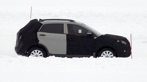De huidige Kia Sportage loopt alweer mee sinds 2004 en ondanks een facelift beginnen zijn dagen te tellen. Omdat de Koreanen deze midi-SUV als een succesnummer mogen beschouwen is de nieuwe generatie