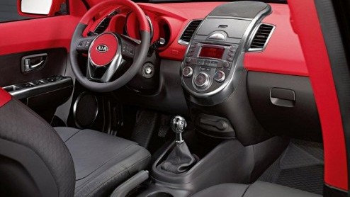 Kia showt met drie Soul conceptautos vandaag een geheel nieuwe fun-kant van het merk. De Diva, Burner en Searcher zijn van de partij. Ook worden in Zwitserland twee eco_ceed conceptautos getoond,