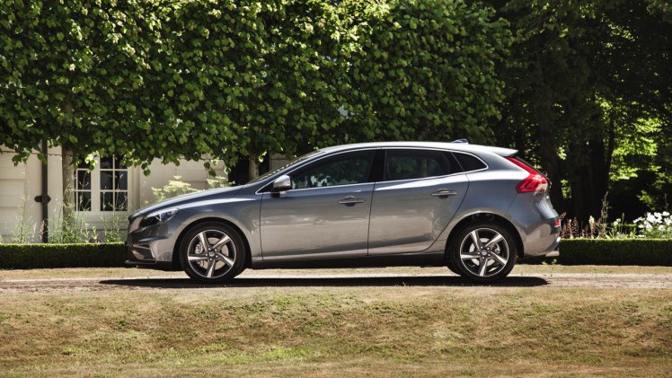 Vergelijking Volvo V40 of Lexus CT200h met 14% bijtelling.