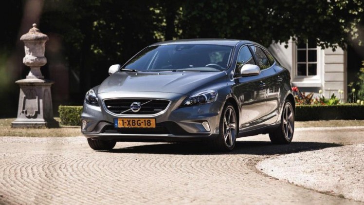 Vergelijking Volvo V40 of Lexus CT200h met 14% bijtelling.