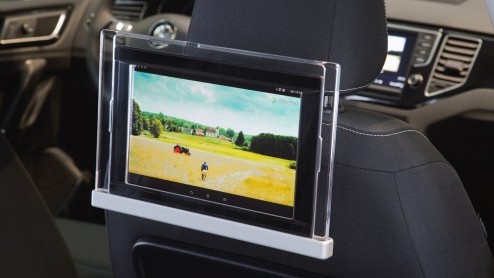 Volkswagen komt met veel nieuwe technieken op het gebied van infotainment. In Ehra-Lessien, waar het testcentrum van Volkswagen zit, mochten we alvast gaan spelen met een paar van de nieuwe systemen.