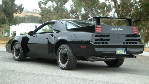 De aloude KITT is geveild. De Pontiac Trans Am uit de TV-serie Knight Rider staat te pronken in Super Pursuit Mode op Ebay. Liefhebbers weten nog dat dit deze rijmodus vaak vol actie, hoge snelheden e