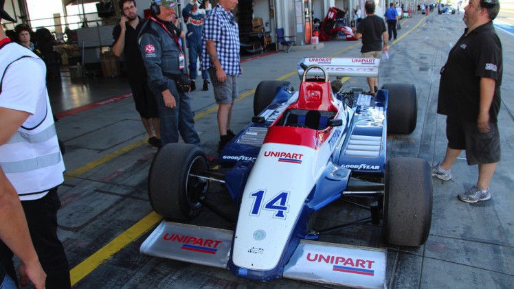 Het is altijd weer een feest voor liefhebbers van klassiekers, de Oldtimer Grand Prix op de Nurburgring. Deze 2016-editie nam Dick Schornagel een bezoekje.