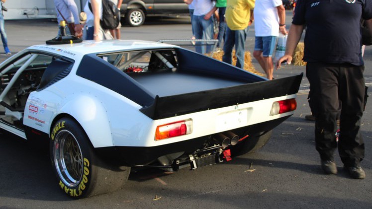 Het is altijd weer een feest voor liefhebbers van klassiekers, de Oldtimer Grand Prix op de Nurburgring. Deze 2016-editie nam Dick Schornagel een bezoekje.