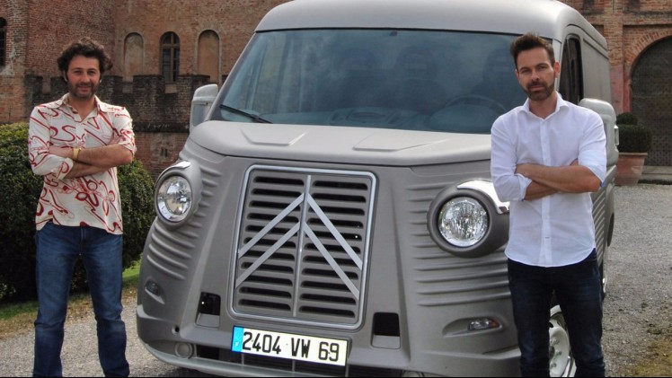 Een klassiek busje rijden met het gemak van een moderne? Dankzij een Italiaans bedrijfje kan dat. Je regelt gewoon een verkleedfeestje voor de Citron Jumper!