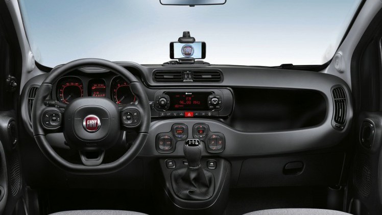 Fiat komt met een update voor de Fiat Panda. Dat geldt ook voor de Panda 4x4 en Panda Cross.