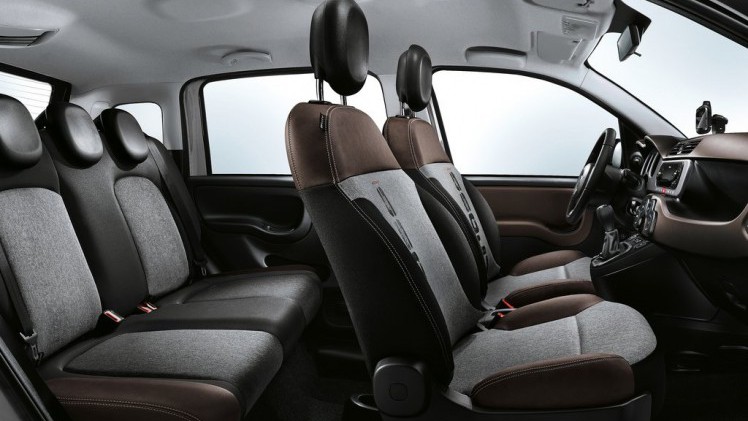 Fiat komt met een update voor de Fiat Panda. Dat geldt ook voor de Panda 4x4 en Panda Cross.