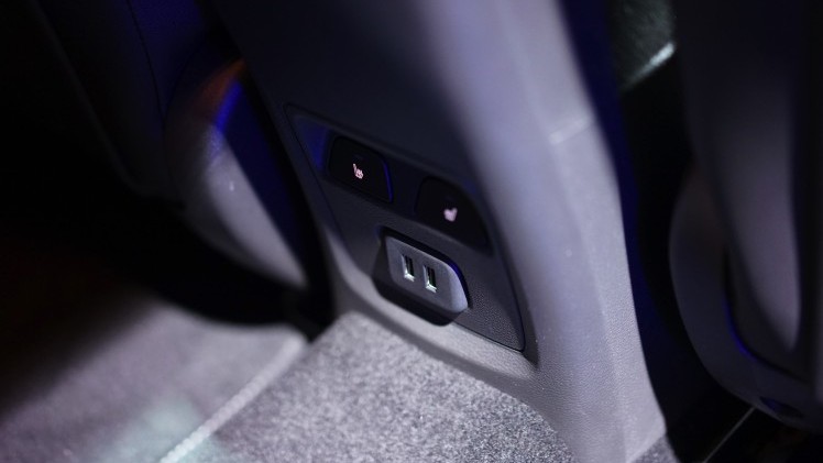De nieuwe Opel Astra is kleiner, lichter en van binnen toch ruimer dan zijn voorganger. In Amersfoort mochten we al kort even kennismaken met de nieuwe Astra.