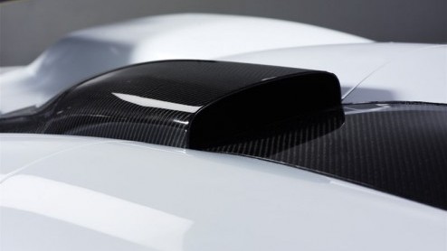 Het Zweedse merk Koenigsegg onthult twee nieuwe modellen. De ene is een pure racewagen, de andere is een milieuvriendelijke auto.
