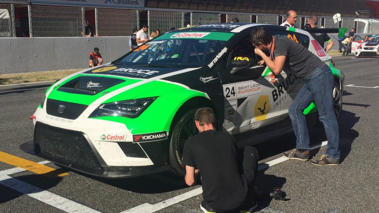 Verslag Seat Leon Eurocup 2015 tijdens het laatste raceweekend op Circuit de Barcelona-Catalunya net buiten Barcelona.